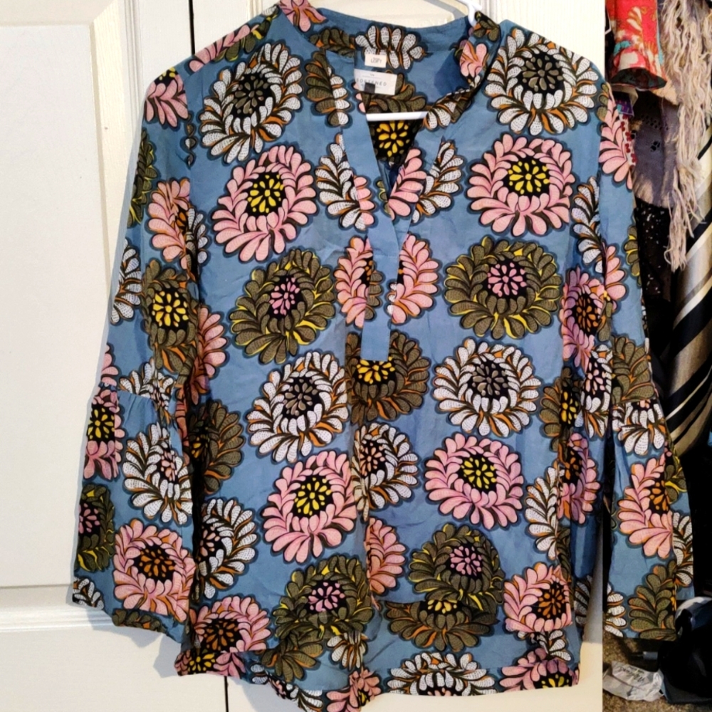 Beautiful long sleeve blouse from loft